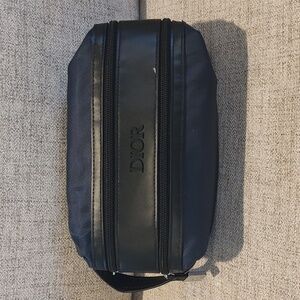 Dior Beautē Men's Toiletry Bag •Navy/Black•Used